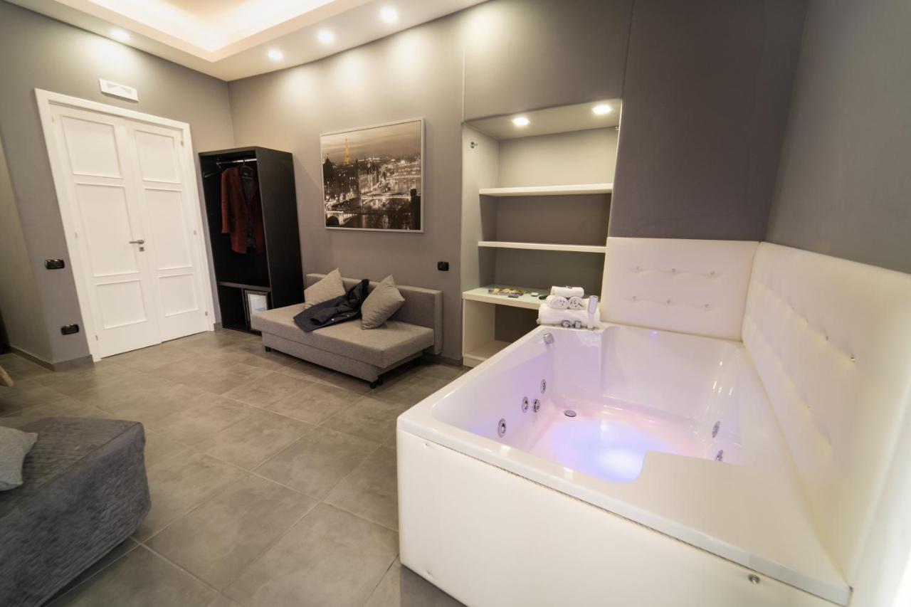 Royal House Napoli Centro, By Clapa Group Hotel Екстериор снимка