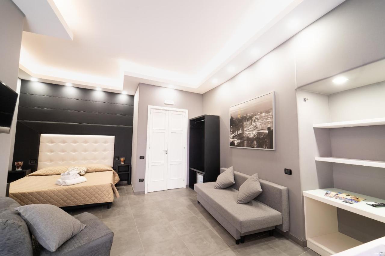 Royal House Napoli Centro, By Clapa Group Hotel Екстериор снимка